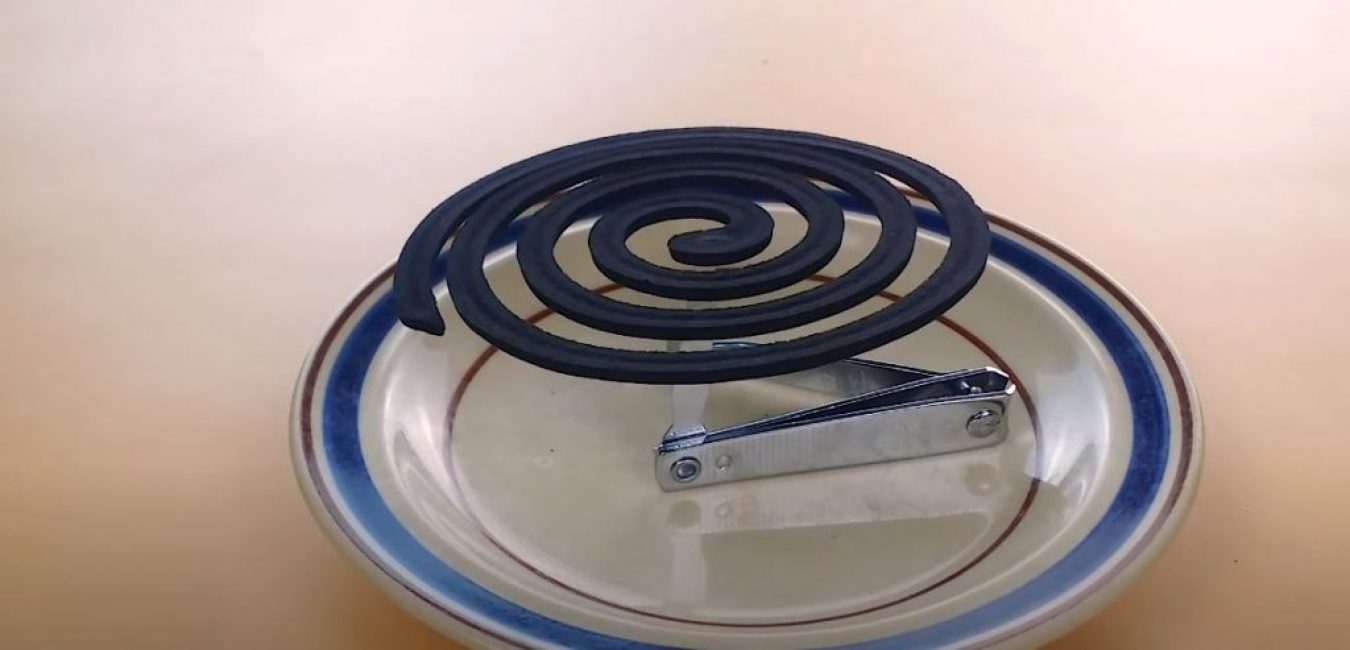 on met au bout de la lime à ongles le centre de la spirale