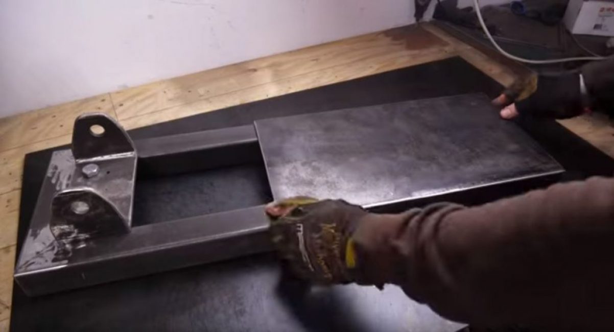 souder le métal sur le côté opposé du support