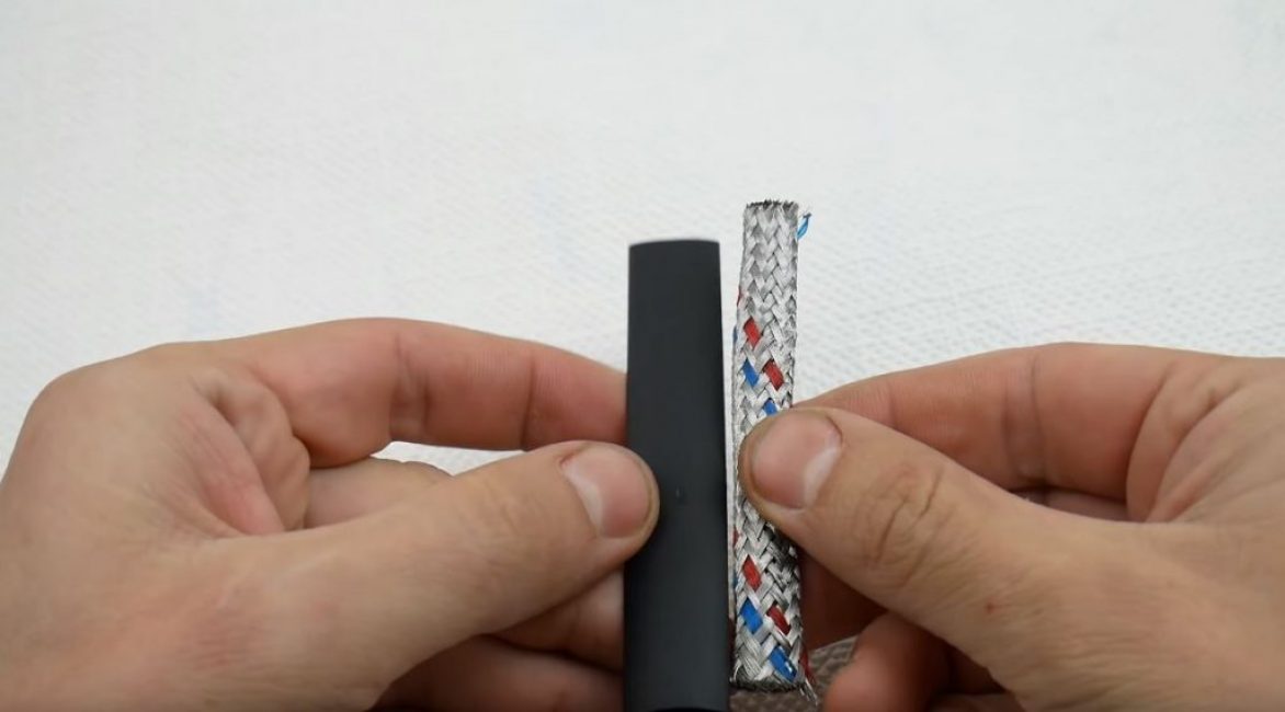 Dans un thermocambric de taille suffisante, coupez 2 morceaux