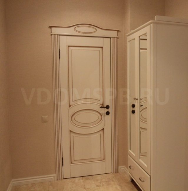  Porte en aulne massif patine noyer