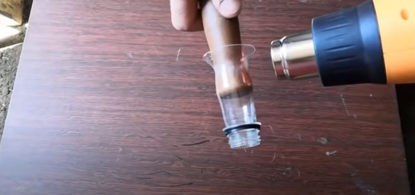 nous rétractons la chaleur avec un sèche-cheveux de montage