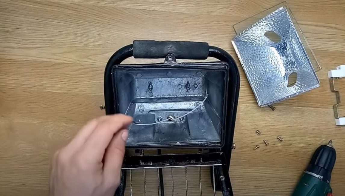 Démonter complètement le système d'alimentation