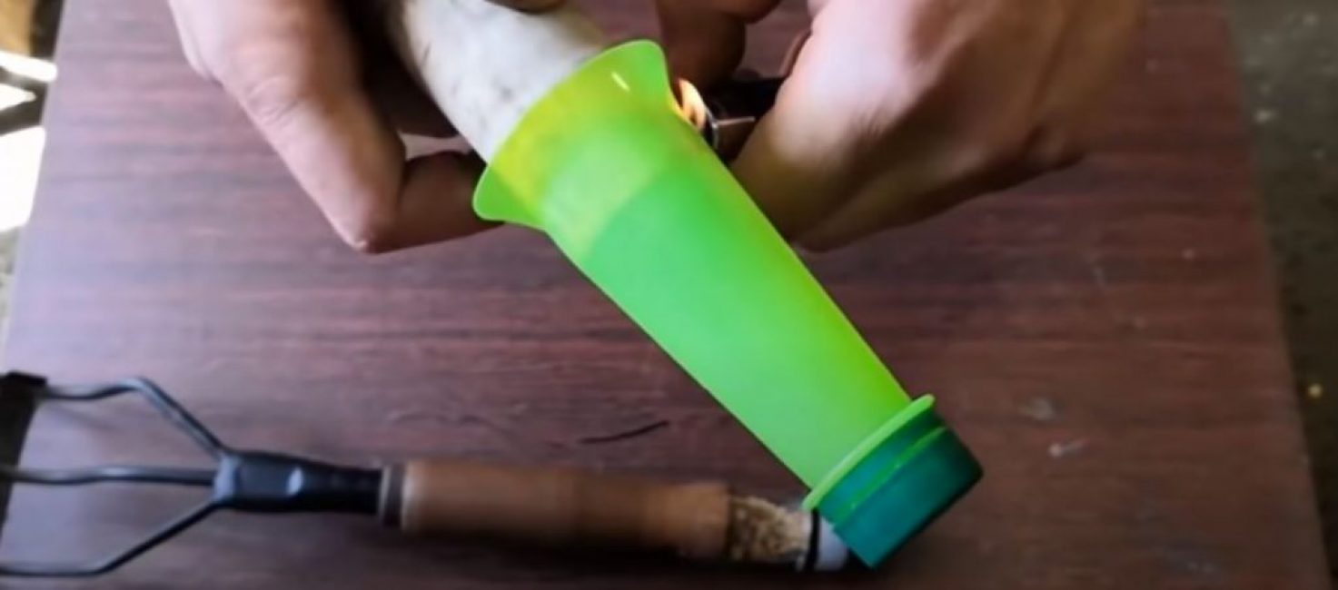 Nous rétrécissons à la chaleur avec un briquet