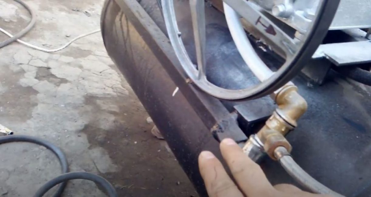 connecter la soupape de surpression de la ligne