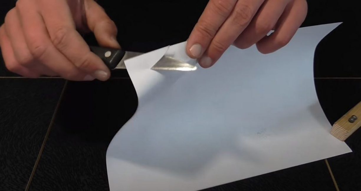 Maintenant, le couteau peut facilement faire face à la tâche