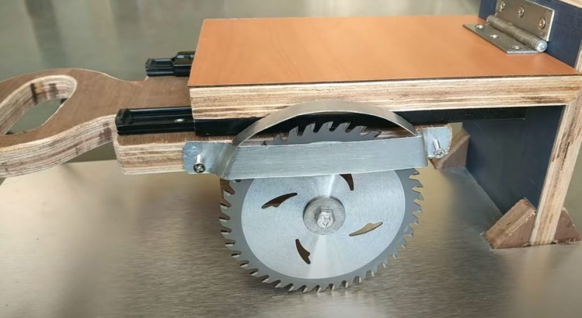 visser le capot de protection