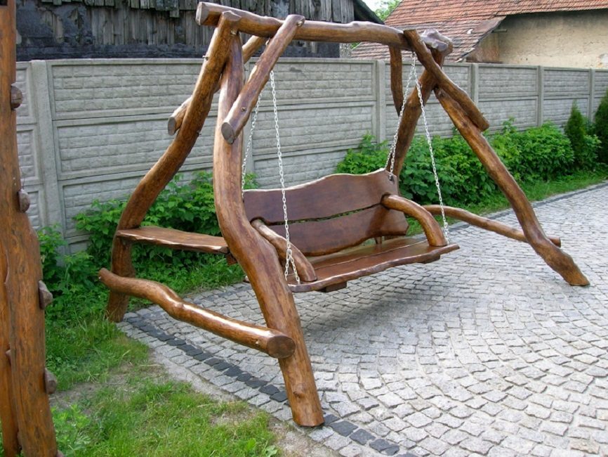 Balançoire en rondins