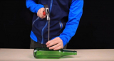 Comment percer une bouteille avec un clou ? ?